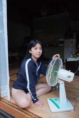 (Yui) Das hellhäutige Mädchen mit den schönen Brüsten ist so heiß, wenn sie ihre Haare in die Luft wirft. Das Bild ist so auffällig (80 Fotos)