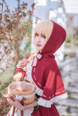 Monogatari-Serie Shinobu Oshino (mit Rotkäppchen) @ Dämonenlord Bai Yan (10 Fotos)