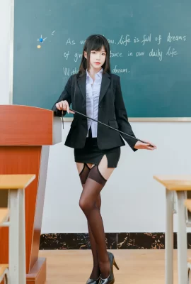 Shimizu Yunos schwarze Seidenstrümpfe „Sexy Teacher“ sind sehr sexy (45 Fotos)