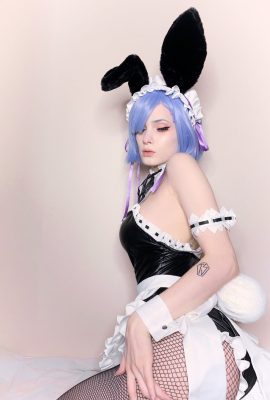 Bunny Lynn – Bunny Suit Rem