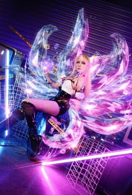 League of Legends KDA Ahri: @二奇 tappt jeden Tag in neue Fallen, Akali: @A_正风(10 Fotos)