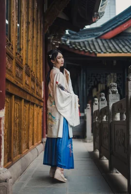 Außenansicht des Daci-Tempels in Ruyue Grey Hanfu