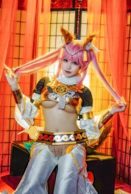 Mythisches Tamamo Mae-Kostüm@_Nyako Nyako: Nyako (10 Fotos)