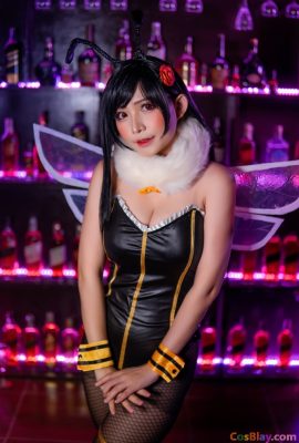 Licht-Cosplayer – Bienenkönigin Tifa