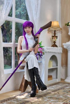 Frieren: Beyond Journey’s End cosplay Fern