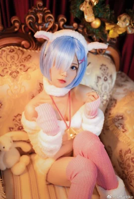 Betreff: Leben in einer anderen Welt als Zero Rem Christmas @林粿_ririko (8 Fotos)