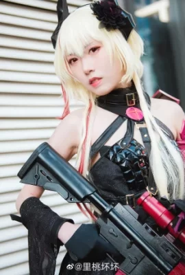 Girls' Frontline M4 SOPMOD II @里桃狠狠 (Foto: @Akiyama秋山蓝银) (Firefly Animation Music Carnival) (9 Fotos)