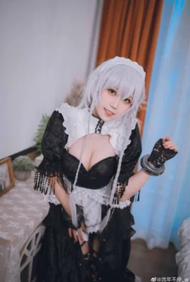 Azur Lane Hermine@The Fleeting Time_w (9 Fotos)