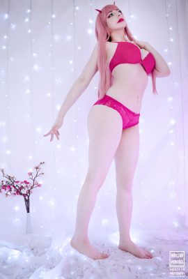 Mikomi Hokina – Zero Two Dessous