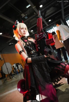 Girls' Frontline M4 SOPMOD II @里桃狠狠 (Kugou Mushroom·Firefly Animation Music Carnival) (9 Fotos)