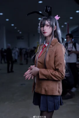 Ein kleiner Junge mit Schweinekopf träumt nicht von einem Hasenmädchen senior CN: Mizuli Sakurajima Mai (Foto: @流云天魔) (9 Fotos)
