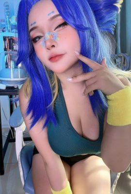 Sayo Momo – Öliger Neon-Valorant