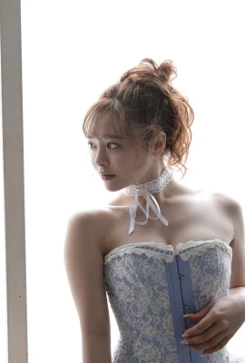 Mahiro Yui Yuna Ogura – Hold me (79 Fotos)