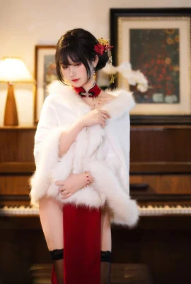 Drei-Grad-rote Samt Cheongsam