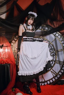Japanisches sexy Mädchen vonoru-zenith Maid Thema Sexy Maid Outfit enthüllt schwarze sexy Unterwäsche mit schwarzen Seidenstrümpfen, um ihre prallen Figur und Versuchung zu zeigen …