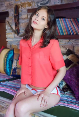 Hilary C – Twenia (104 Fotos)