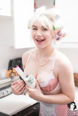 [Selbstmordmädchen] 27. April 2025 – Maiseymonroe – gebacken [60p]