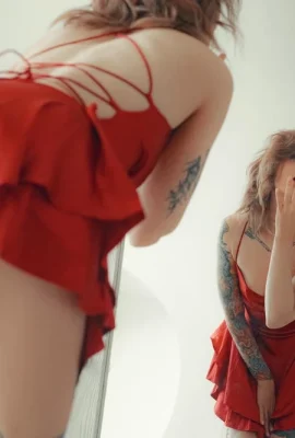 [Suicide Girls] 10. Mai 2025 – Awondrr – Rosen sind rot [46p]