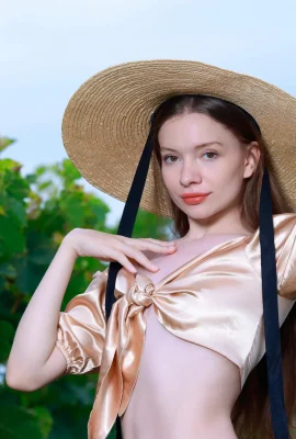 Dariana – Vineyard Vixen (112 Fotos)