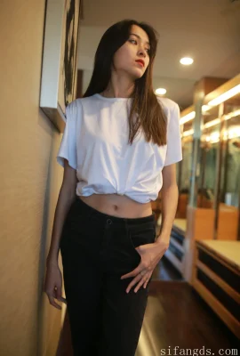 Nationales Modell Nasha groß angelegter menschlicher Körper Privatfoto Set (2) (87 Fotos)