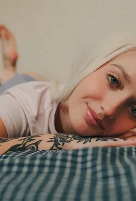 [Suicide Girls] 01. Juni, 2025 – Thelolaboop – Schlafzimmer Augen [42p]