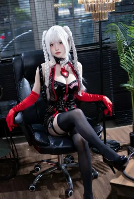 Sexy Schönheit Yuno weißhaarige Krankenschwester Theme Sexy schwarzer hochquadratischer Overall mit schwarzen Strümpfen, die perfekte Körper Versuchung Foto 57p zeigen