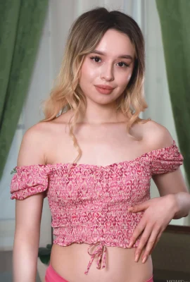 Mia Lamb – Präsentation (92 Fotos)