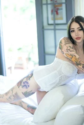 [Suicide Girls] 11. Juni 2025 – JuneeBerri – Morgensirene [41p]