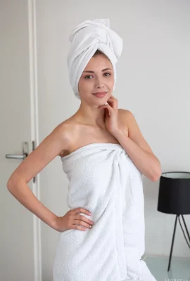 Mila Azul – Kopfteil (104 Fotos)
